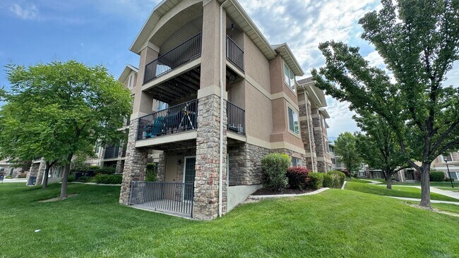 Building Photo - Beautiful 3 bedroom 2 bath in Pleasant Grove