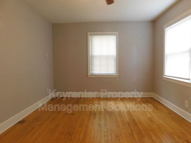 Building Photo - 325 James Ave
