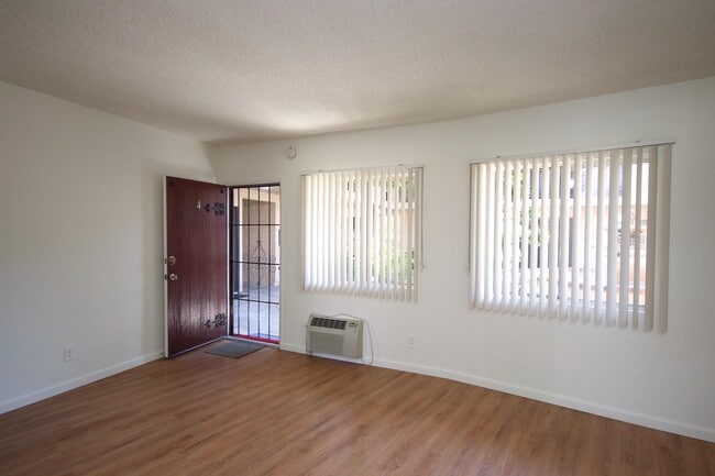 Building Photo - Casa Encanto