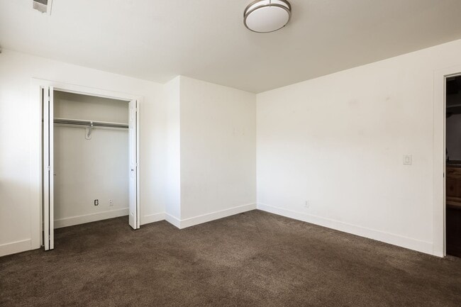 Building Photo - 3 Bedroom/1.5 Bathroom Condo in Provo