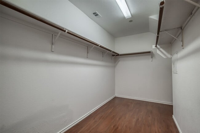 Building Photo - 10091 Summit Run Dr