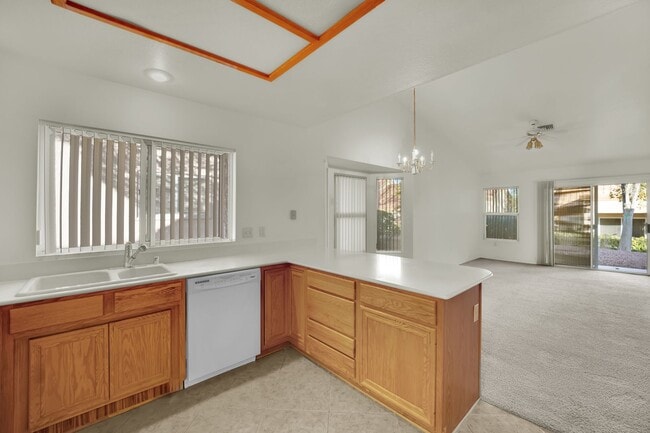 Building Photo - A Must See!!! Beautiful 2/2 home!!! Summerlin!!