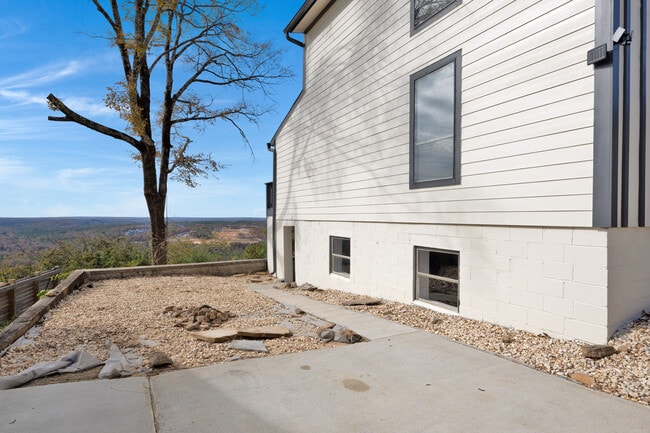 Building Photo - 294 Shades Crest Rd