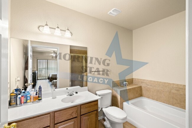 Building Photo - 2-Bedroom Condo Unit with Mountain Views!