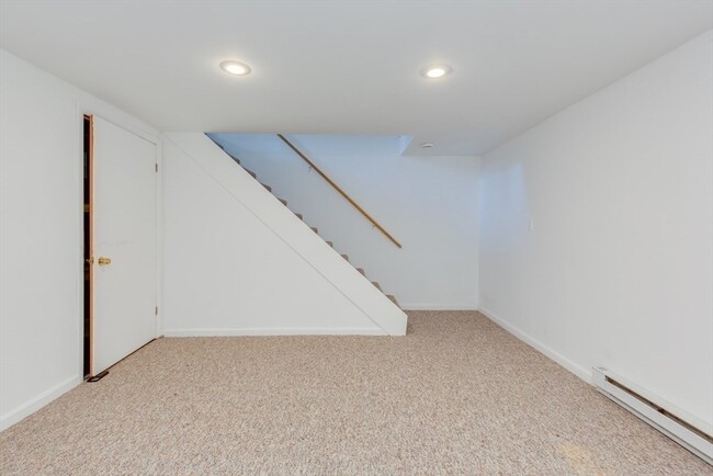 Building Photo - 18 Westford Rd
