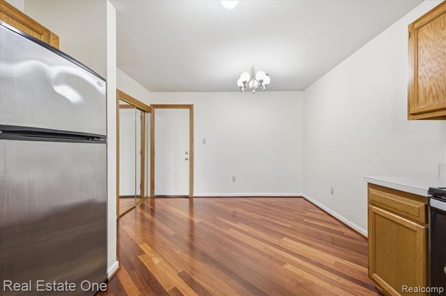 Building Photo - 2251 Crystal Dr