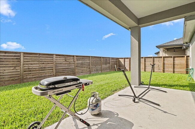 Building Photo - 7958 Snake River Dr
