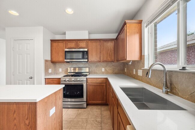 Building Photo - 3211 Falcon Trail Dr