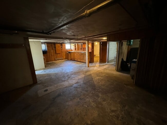 Building Photo - Mary Lou Molnar 111