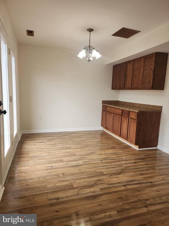 Building Photo - 30 Waldeck Ct