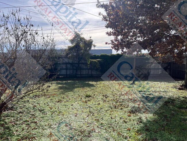 Building Photo - Great 4 Bedroom!!!