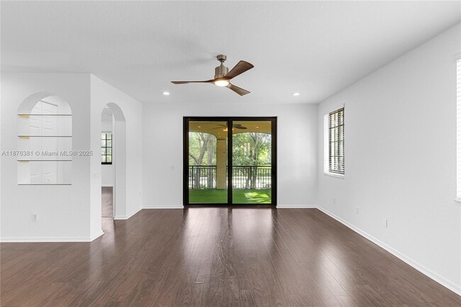 Building Photo - 1559 Passion Vine Cir