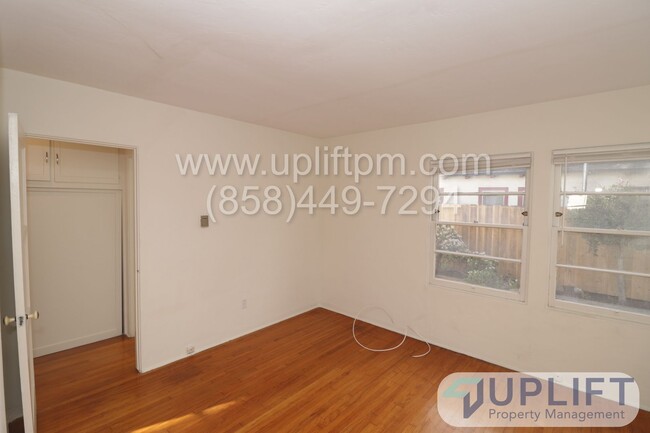 Building Photo - $500 off MOVE IN NOW! University Heights h...