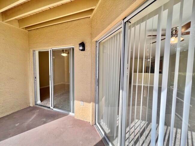 Building Photo - 4855 Via Palm Lakes