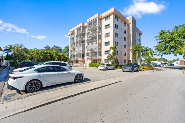 Building Photo - 1830 Dixieana St