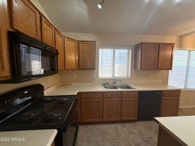 Building Photo - 3236 E Kerry Ln