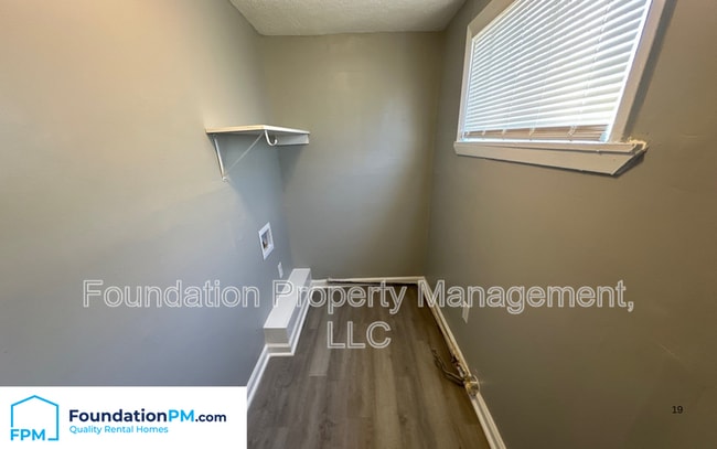 Building Photo - 2271 Hubbard Ave