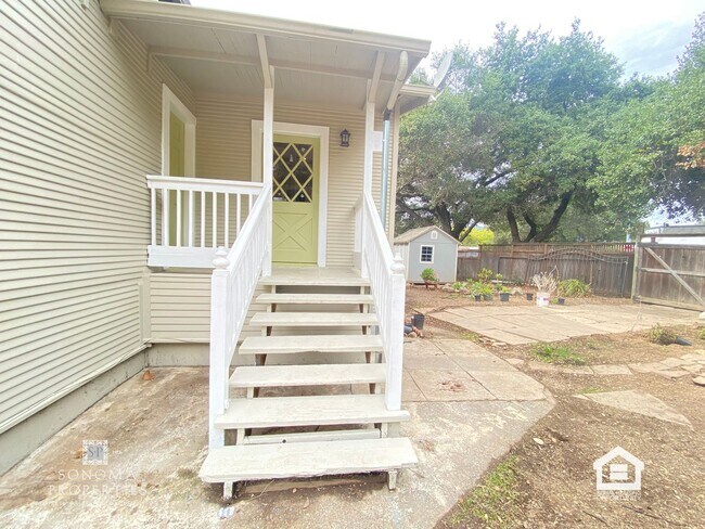 Building Photo - Charming 3bd/2ba Home on Sonoma Highway