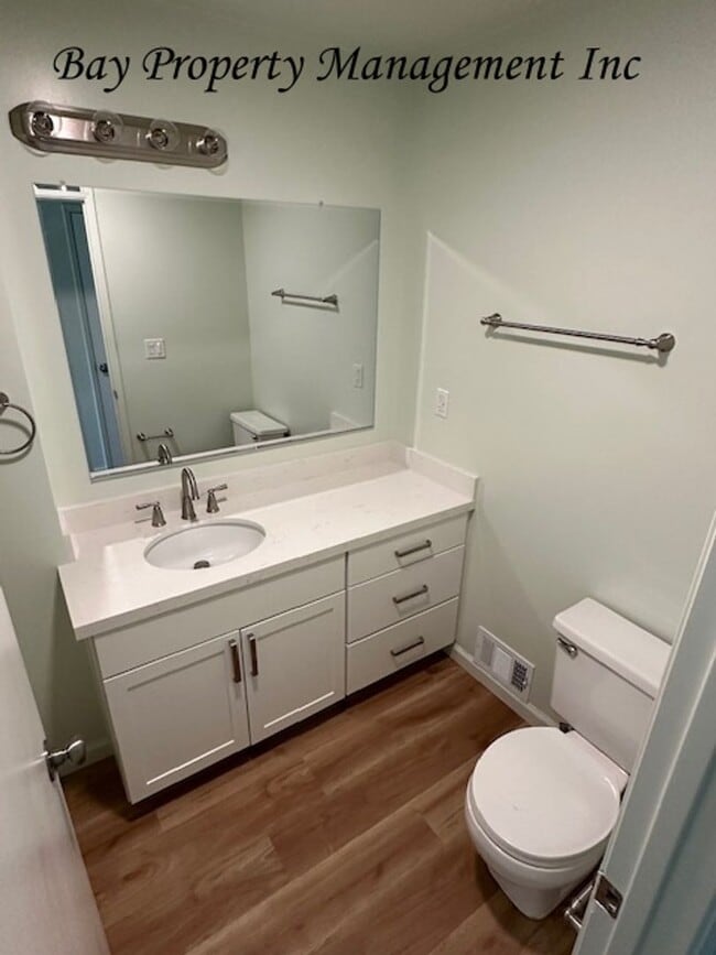 Building Photo - Beautifully Updated 3 Bedroom Home on a Corner Lot
