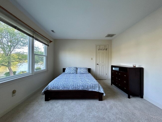 Building Photo - 805 De La Fayette Ct