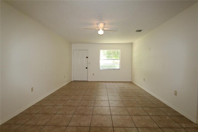 Building Photo - 1819 Vamo Dr