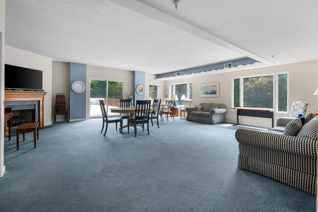 Building Photo - 301 Beacon Ridge Dr