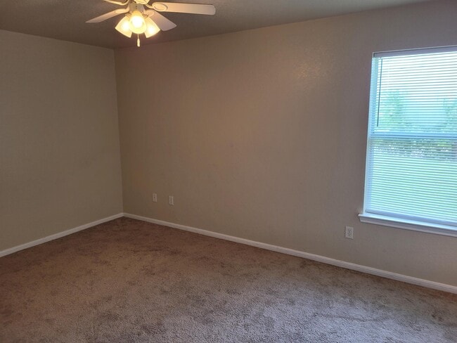 Building Photo - 4604 Acorn Creek Trail