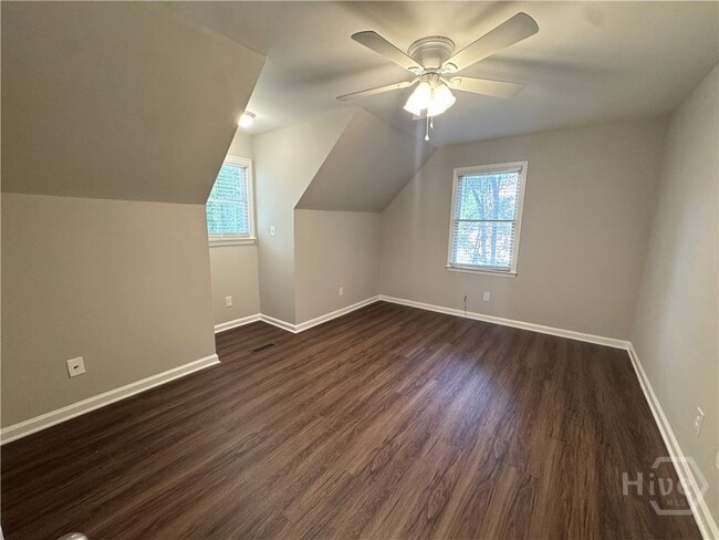 Building Photo - 620 Pinecrest Dr
