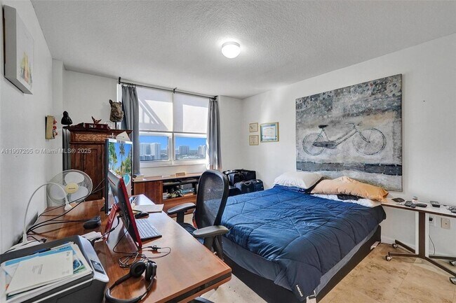 Building Photo - 19501 W Country Club Dr