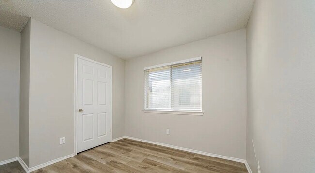 Building Photo - 1724 Green Terrace Dr