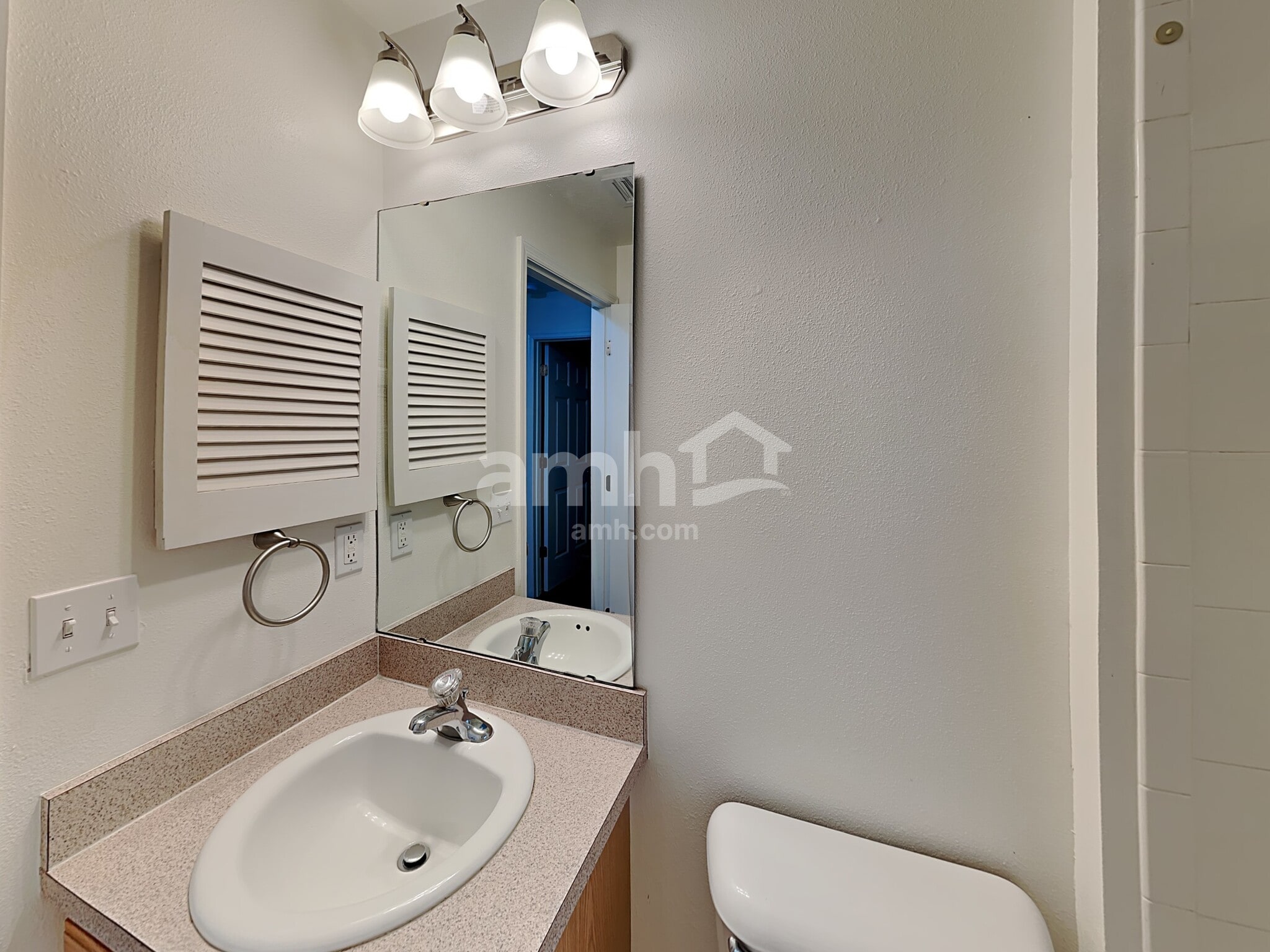 Building Photo - 4611 Treasure Cay Rd