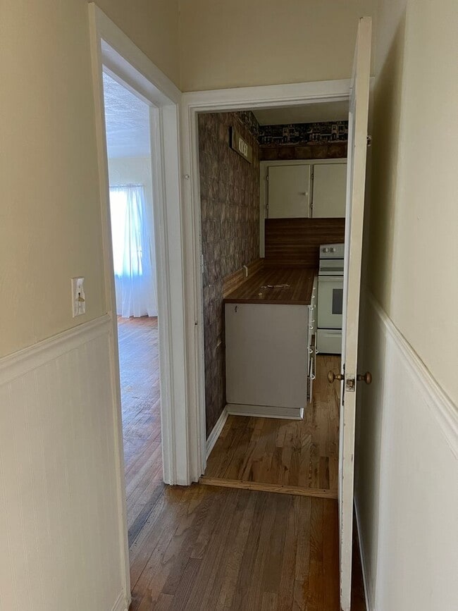 Building Photo - Charming 5 Bed, 2 bath home in the heart o...