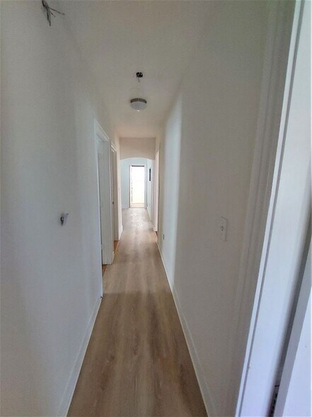 Building Photo - 11 Groveland