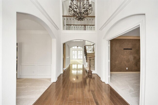 Building Photo - 3811 Parkside Dr
