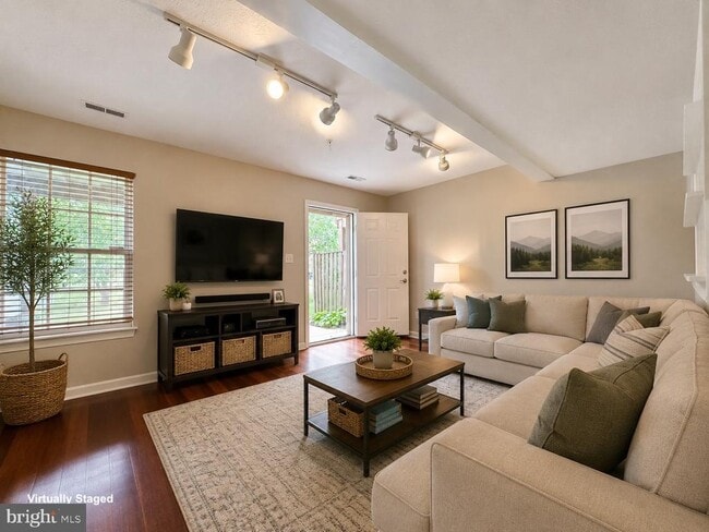 Building Photo - 2107 Mardic Dr