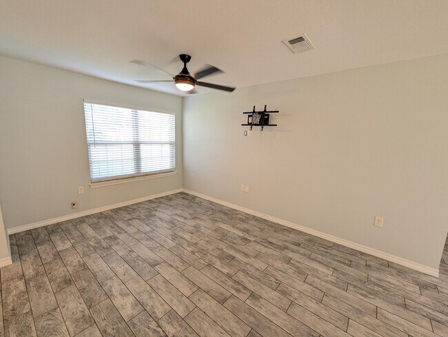 Building Photo - 105 Marquette Pl