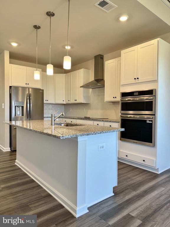 Building Photo - 19 Trout Lily Dr
