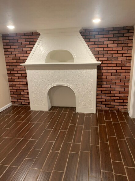 Building Photo - 3054 Snyder Ave