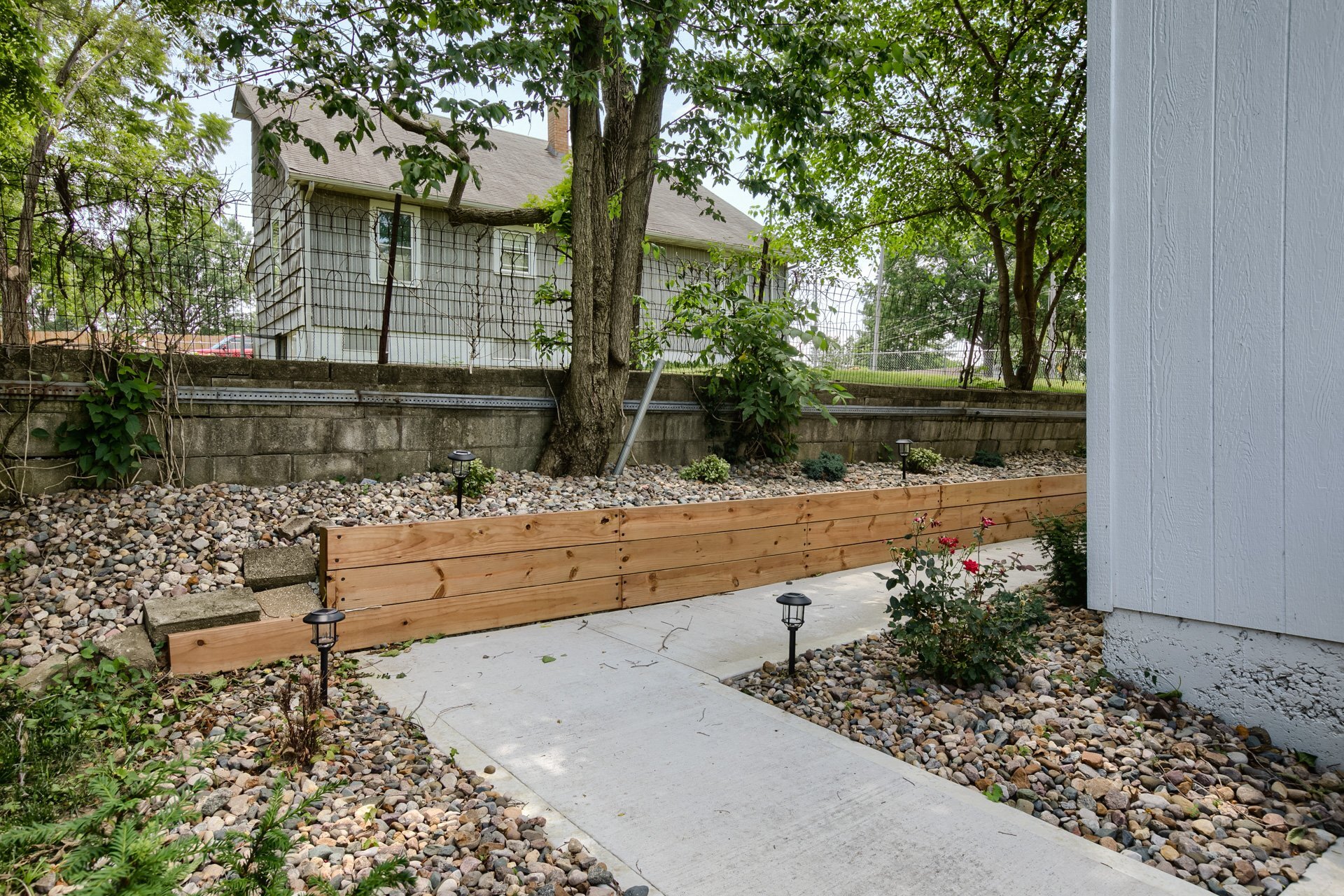 Building Photo - 7105 N Walnut St