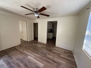 Building Photo - 1004 S McKinley St