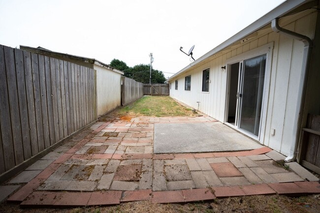 Building Photo - Single Level Home in McKinelyville