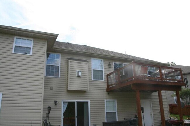 Building Photo - Beautiful single family home located in a quiet cul-de-sac