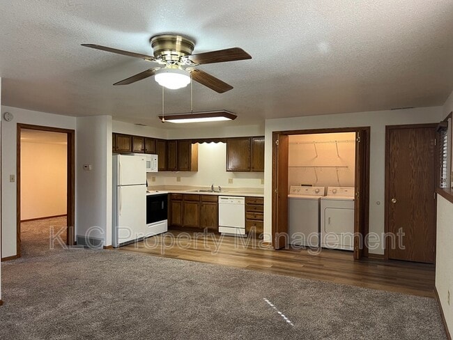 Building Photo - 523 S 11th St