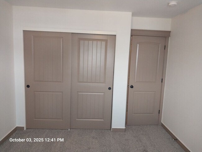 Building Photo - 1116 SE Millright Ave