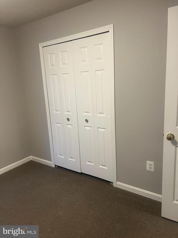 Building Photo - 9138 Mineola Ct