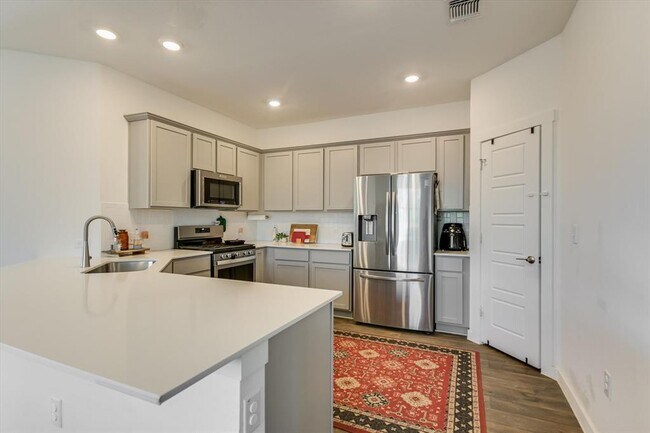 Building Photo - 14409 Cantarra Dr