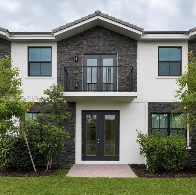 Building Photo - 7291 SW 46th St