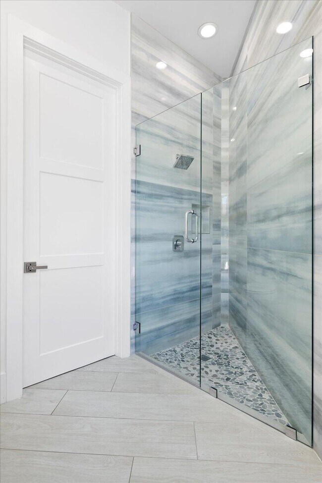 Building Photo - 2313 Golf Brook Dr