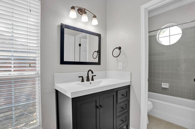 Building Photo - Coppell Cul-De-Sac living.  Ready Now!