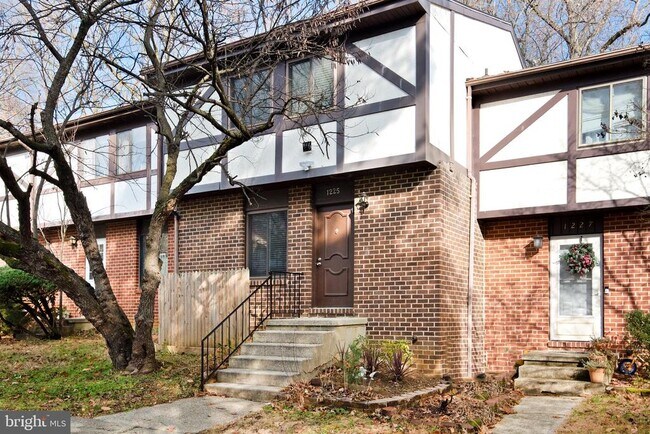 Building Photo - 1225 Driftwood Ct